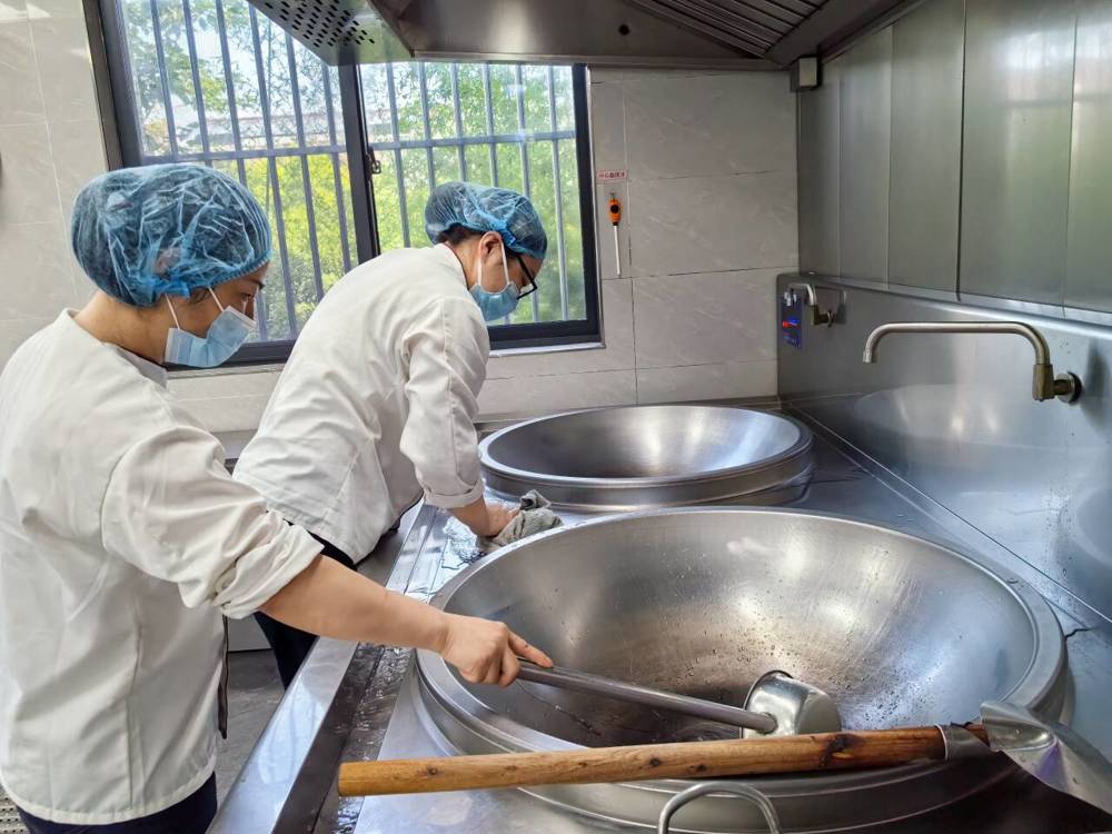 b5ef211822834d84b92df7dbff277c15.jpg b5ef211822834d84b92df7dbff277c15.jpg